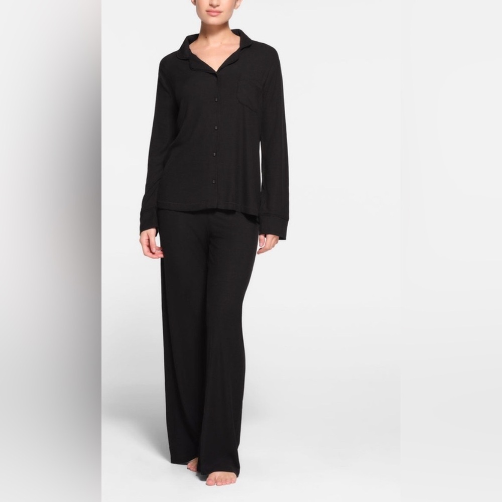 SKIMS SOFT LOUNGE RIB SLEEP SET, BRAND NEW, BLACK, SIZE SMALL